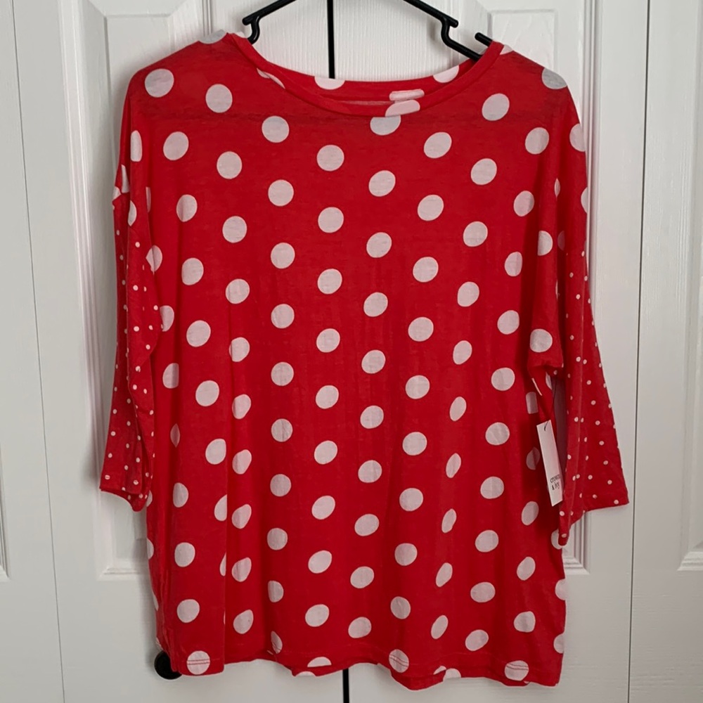 Coral polka dot 3/4 sleeve top
